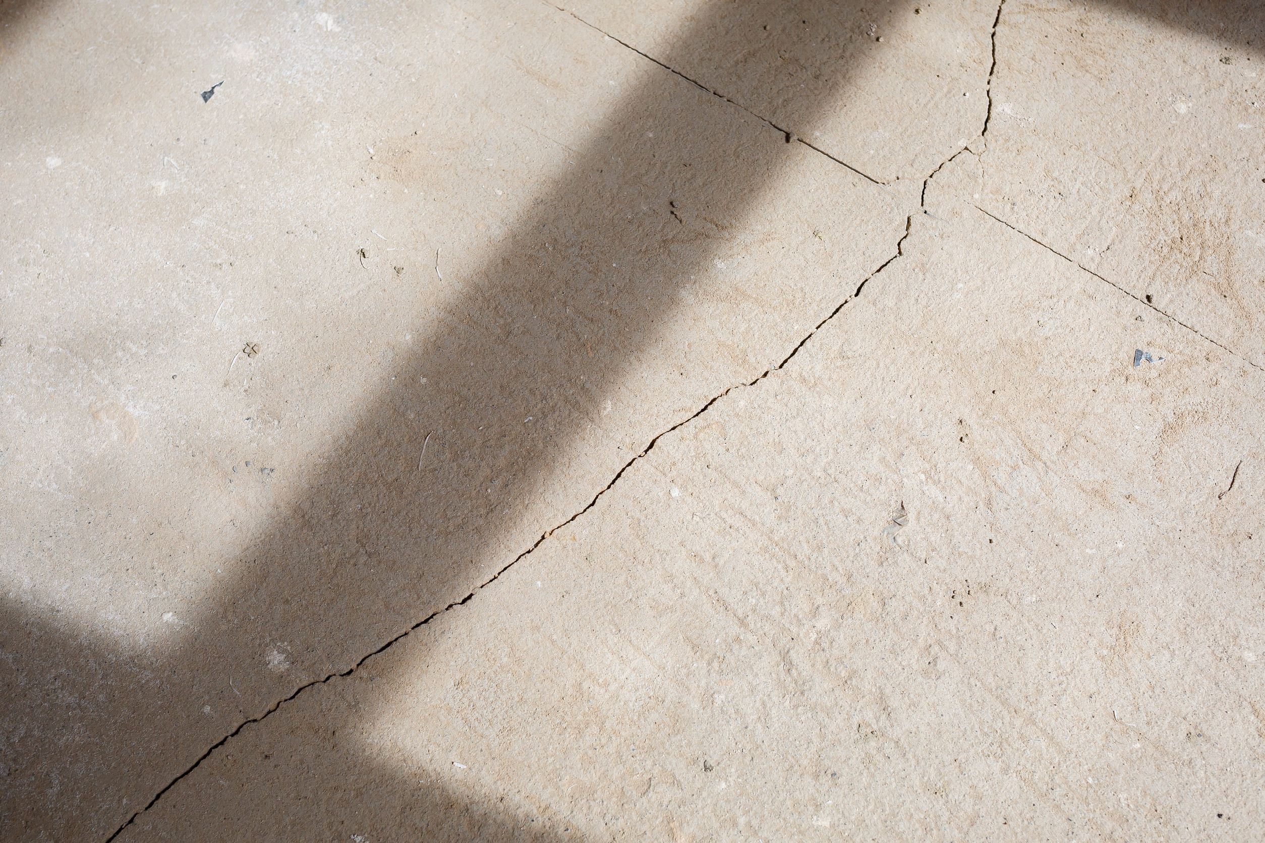 Crack in concrete in garage