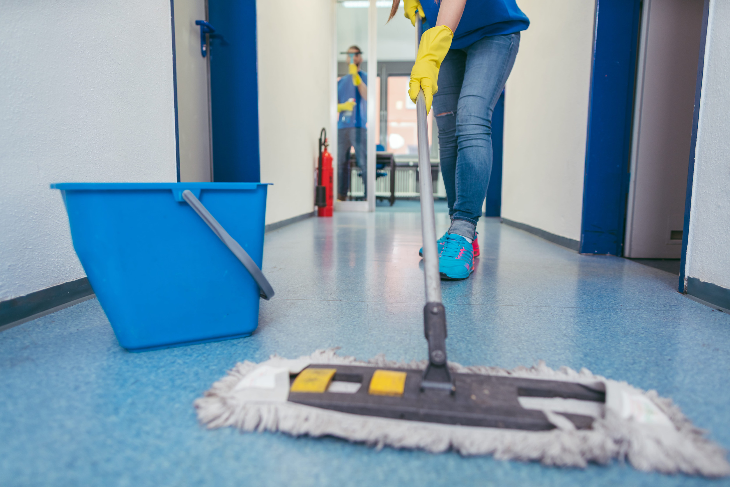 Cleaning the epoxy floor